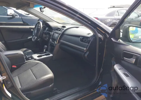 2014 Toyota Camry Se z USA, uszkodzony, nr VIN 4T1BF1FK0EU370740